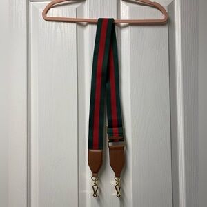 NWOT Green and red colorblock purse strap